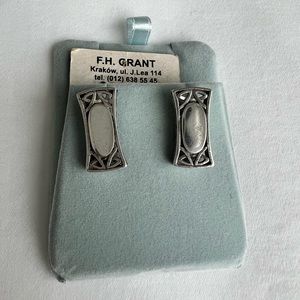 ❤️ Sterling silver earrings, new never worn, with intricate art nouveau details